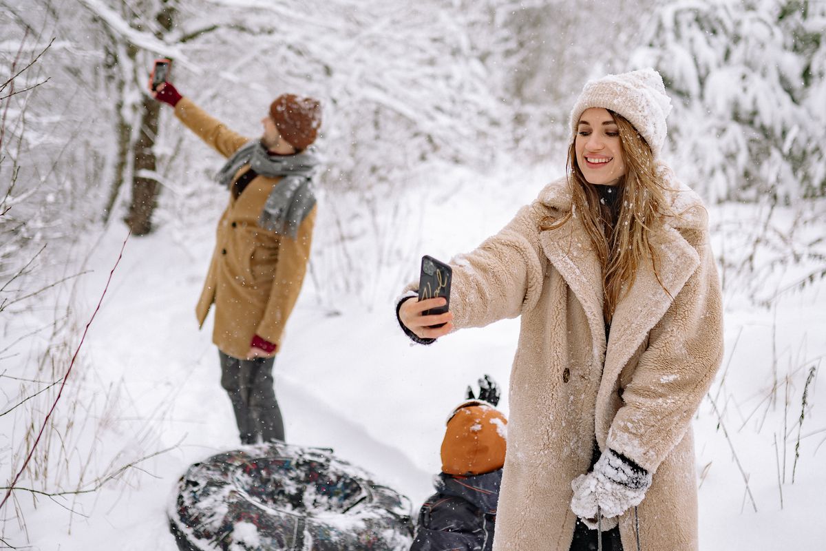 Як правильно рятувати смартфон, який впав у сніг, і що потрібно робити насамперед. Прості і доступні способи.