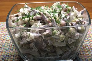Смачний і ароматний салат з курячих шлунків з найпростіших продуктів