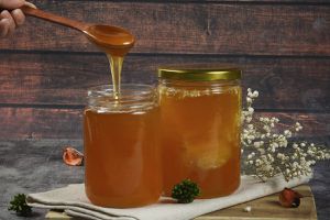 До чого розбити баночку з медом: старовинні прикмети про мед