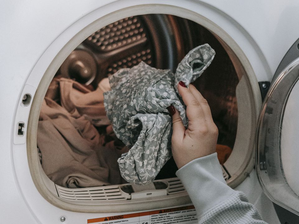 Нескладні рекомендації, як запобігти появі катишків на одязі під час прання. Як прати одяг, щоб не було катишків.