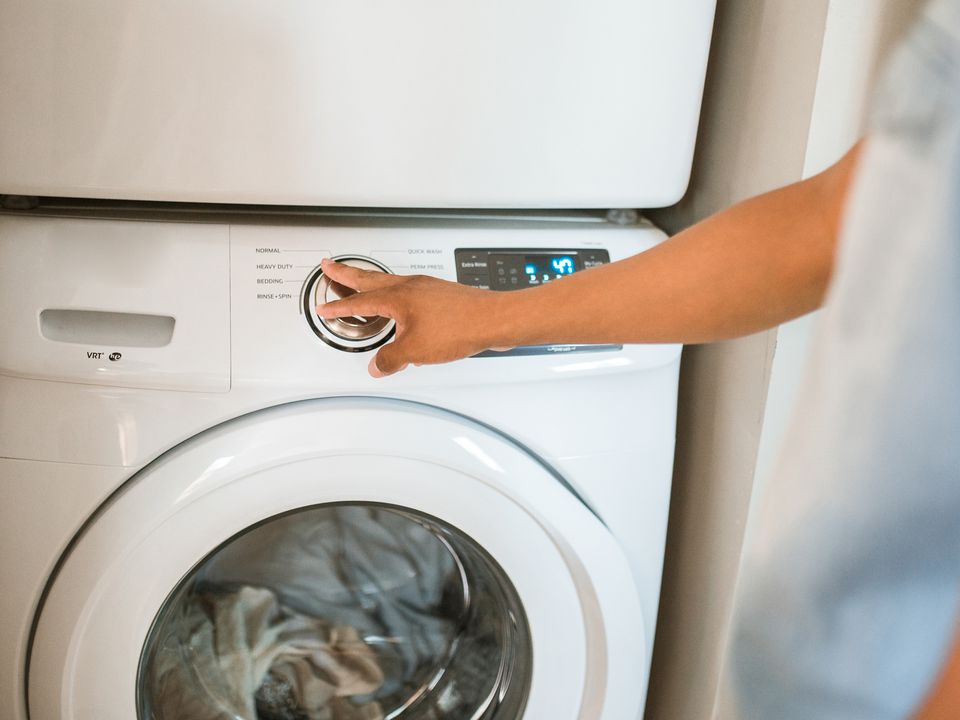 Як перезапустити пральну машину після вимкнення світла. Що робити, якщо зникло світло під час прання.