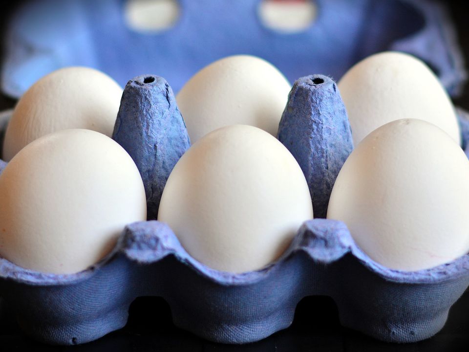 Навіщо натирати шкаралупу яєць рослинною олією: лайфхак від досвідчених господинь. Одна проста хитрість допоможе продовжити термін зберігання яєць.