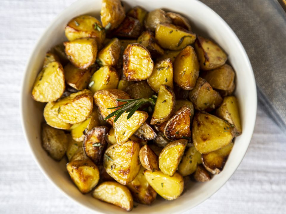Кухонні лайфхаки: як добитися хрусткої скоринки на смаженій картоплі. Дотримуйтеся простих правил.