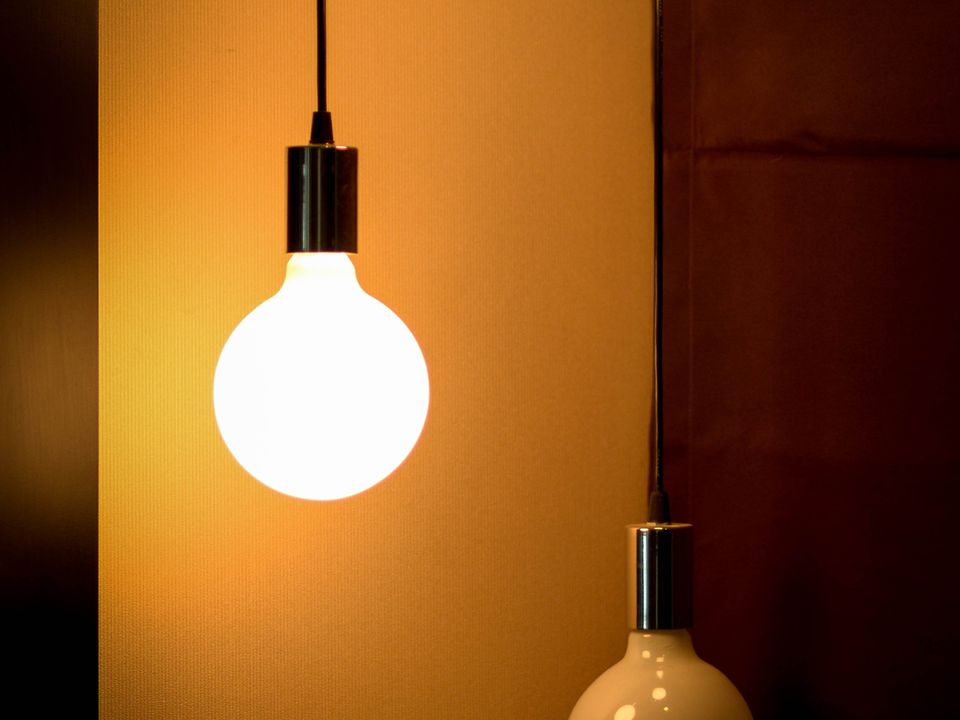 Як вибрати світлодіодну лампу гарної якості та довговічну. Рекомендації експертів.