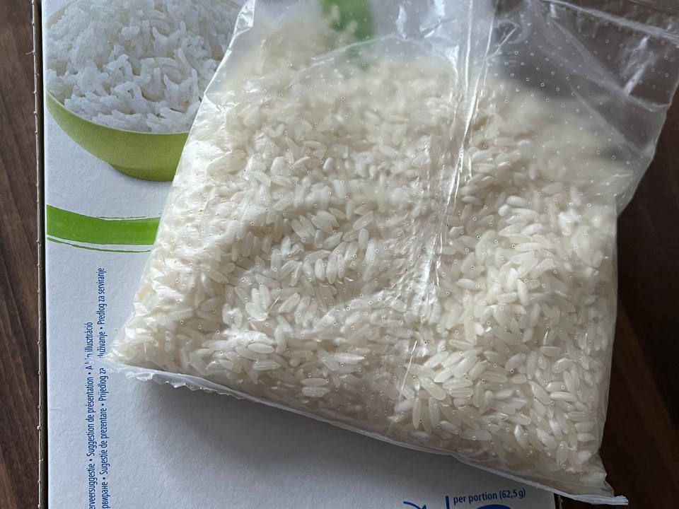 Фахівці пояснили, чому не варто купувати рис в пакетиках. Яку небезпеку таїть у собі даний продукт.