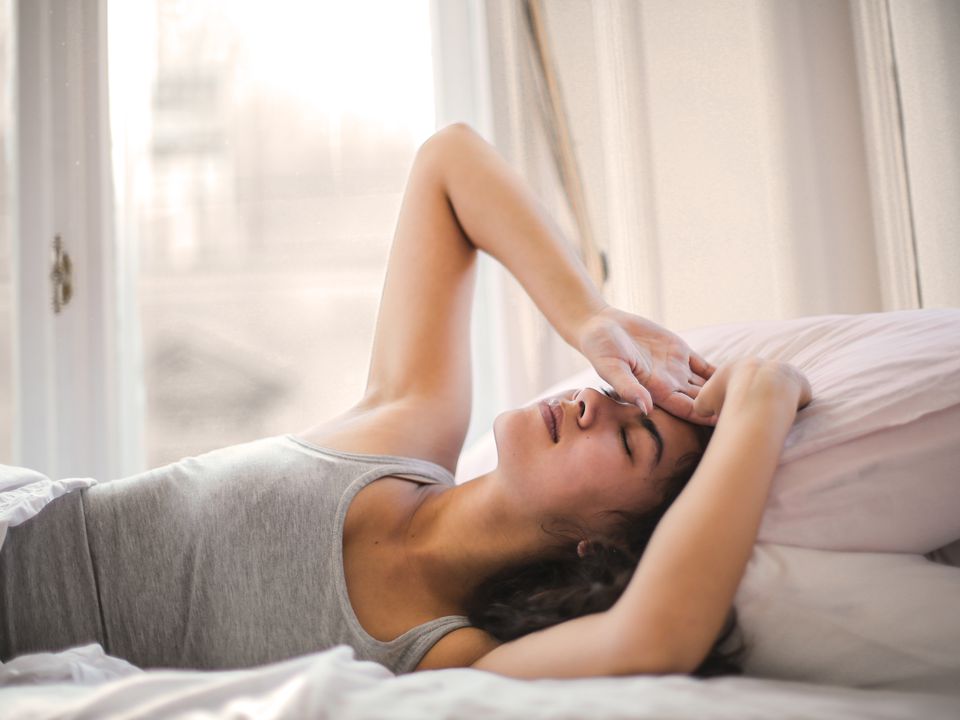 Які хвороби можуть маскуватися в нешкідливому бажанні довше не спати. Безсоння викликають різні проблеми зі здоров'ям.