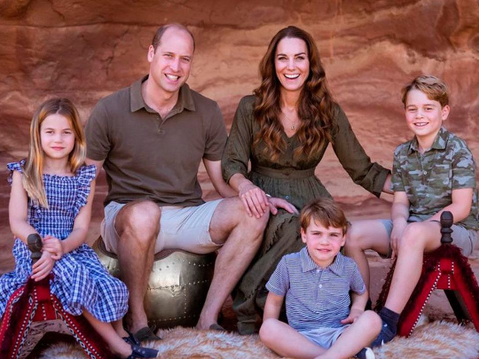 Кейт Міддлтон показала фото з трьома дітьми від принца Вільяма. Як зараз виглядають принц Джордж, принцеса Шарлотта і принц Луї?