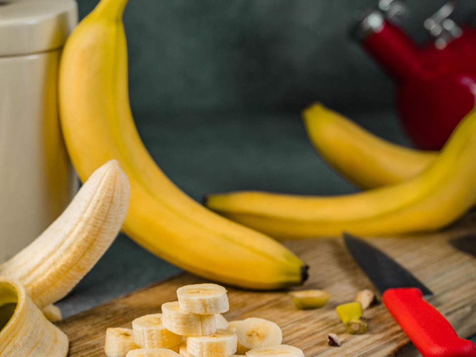 Зелені, жовті чи перестиглі: на яких бананах зупинити свій вибір. Кожен вид має особливі переваги.