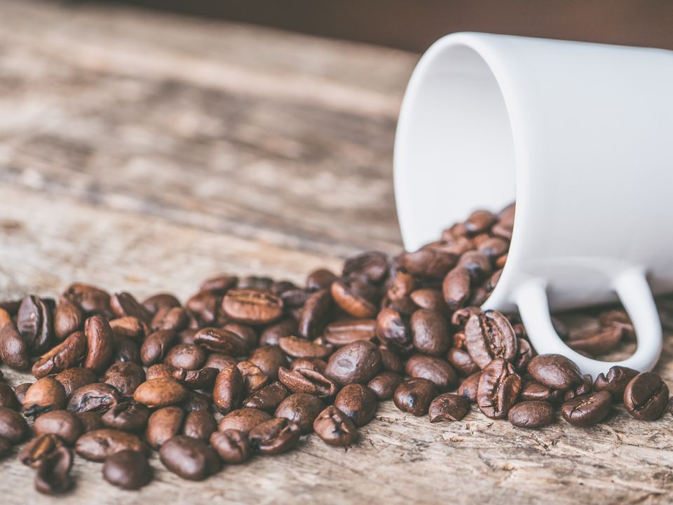 Правила зберігання кави, щоб якомога довше насолоджуватися смачним і ароматним напоєм. Де не варто зберігати каву.