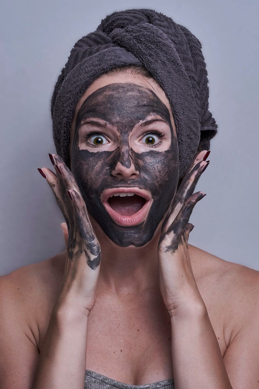 5 головних помилок у використанні масок для обличчя. Вони можуть змінити шкіру або нашкодити їй.