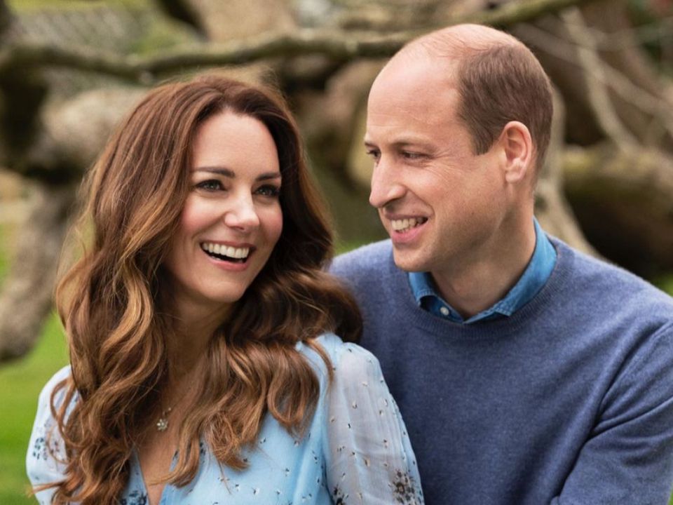 Кейт Міддлтон та принц Вільям показали нове фото з нагоди річниці весілля. Королівська пара вже 12 років у шлюбі.