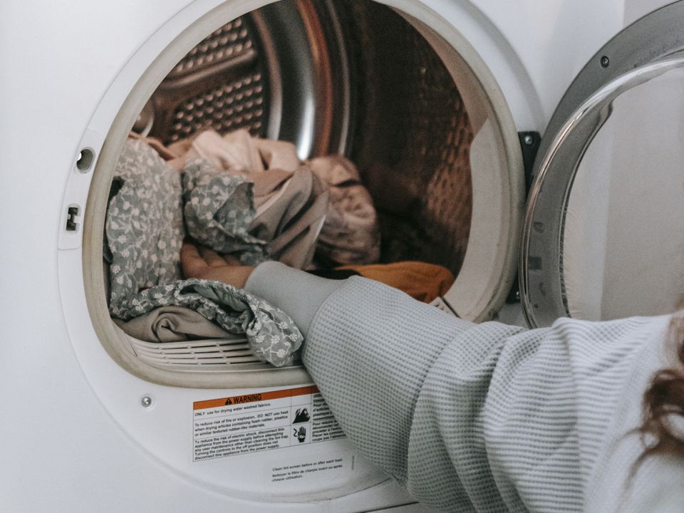 Почати день із прання — позбавити себе удачі: прикмети про прання білизни. Основні причини відкласти прання речей на день чи вечір.