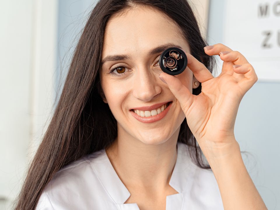 Призводить до повної сліпоти: як визначити безсимптомну хворобу очей. Признаки глаукоми на ранніх стадіях.
