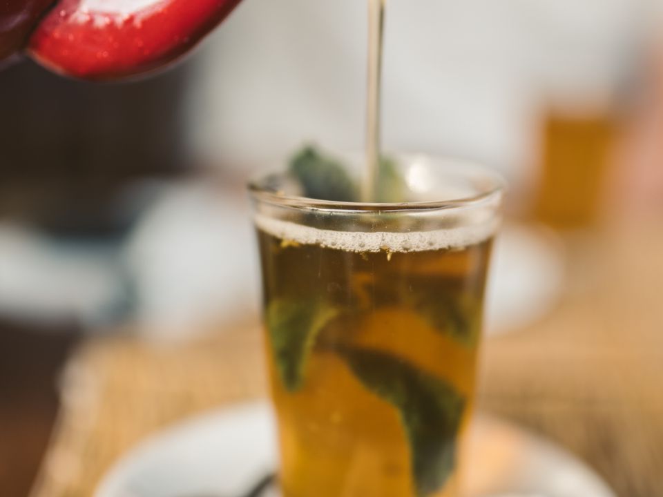 В яких випадках зелений чай може бути шкідливий для здоров'я. Чому не можна використовувати неякісне листя зеленого чаю.