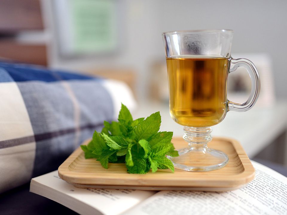 Чай з м'ятою: кому даний напій протипоказаний, розповіли лікарі. Він може бути небезпечний для здоров'я.