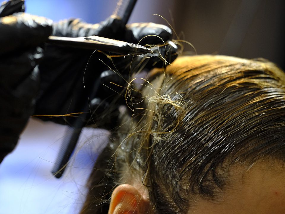 Натуральна хна чи фарба: названо найбезпечніший метод фарбування волосся. Рослинні барвники не завжди корисні.