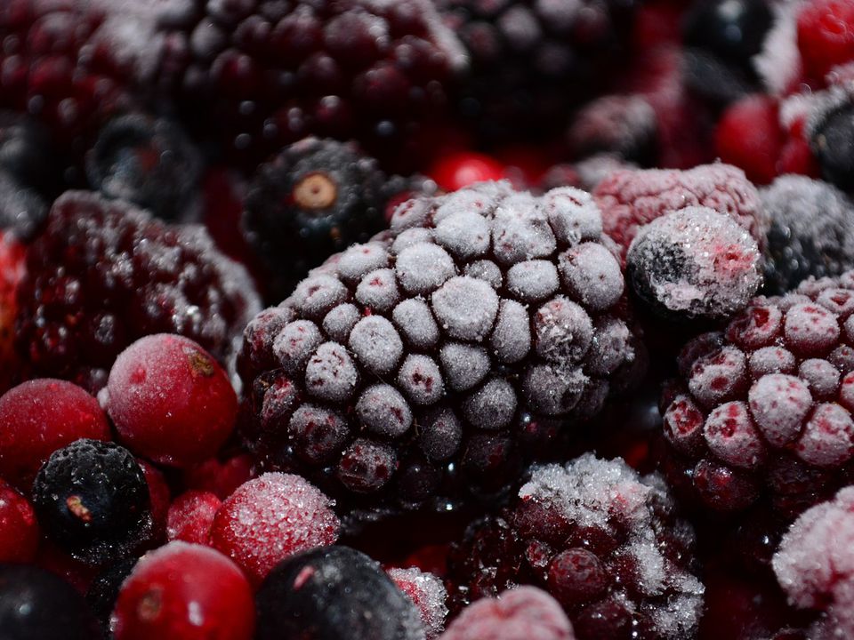 Як правильно заморозити ягоди та як довго можна їх зберігати. Як заморозити ягоду в сезон, щоб не втратити її користь.
