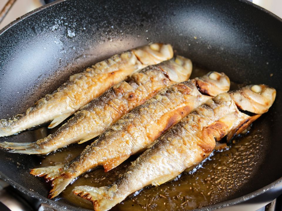 Вечеря зіпсована — 5 фатальних помилок у приготуванні риби. Ніжний продукт легко втрачає смак.