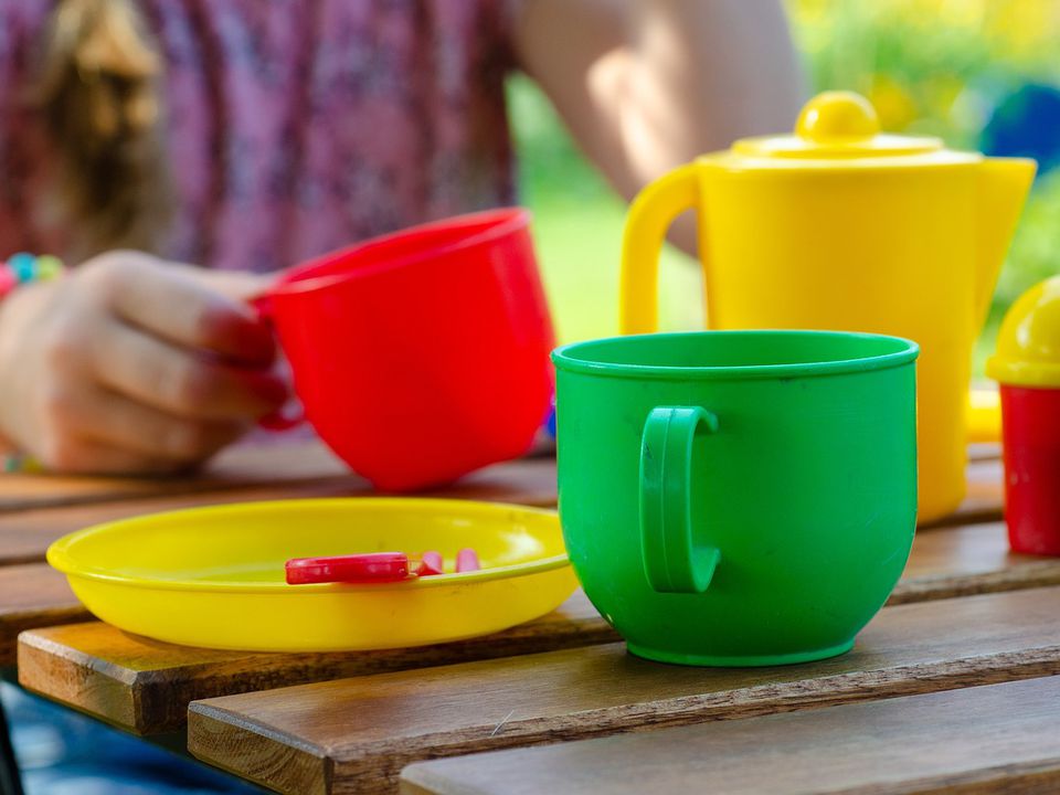 Який посуд обрати, щоб викликати апетит. Дізнайтеся про те, який зв'язок між певним кольором посуду та нашим апетитом.