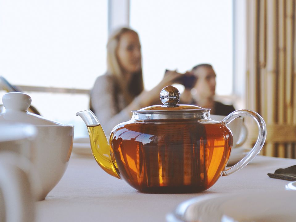 Названо три обов'язкові умови вибору якісного чаю в магазині за упаковкою. Крім того, важливим є термін зберігання.
