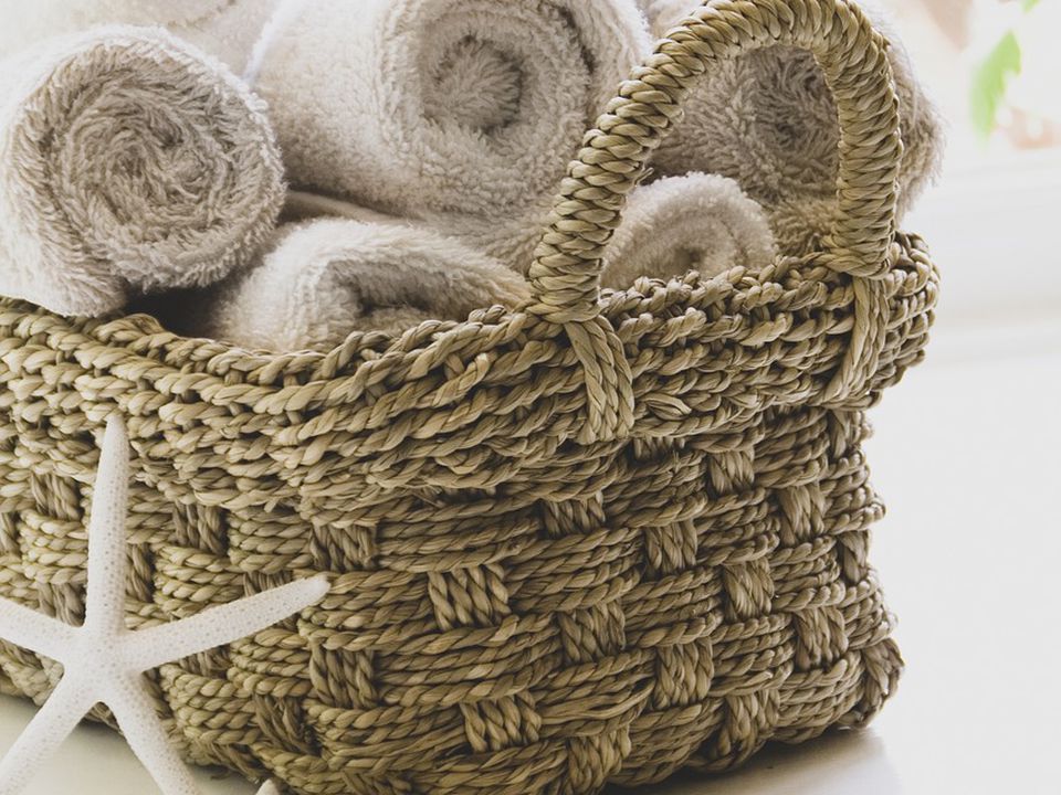 Акне та грибкові інфекції пройдуть повз: ось як часто потрібно прати банні рушники. Як часто варто міняти рушник у ванній.