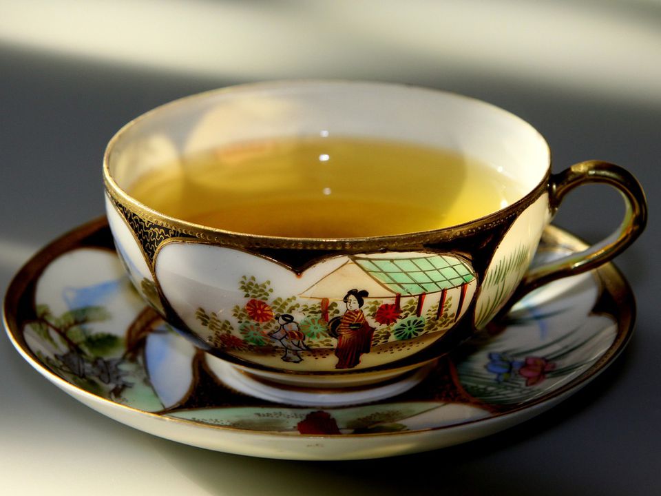 Які керамічні кружки псують смак зеленого чаю та знижують його користь. З'ясувалося, як правильно пити зелений чай.