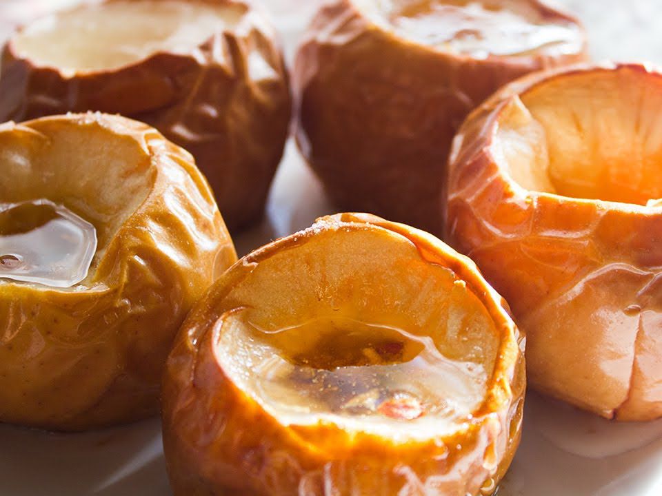 Чим такі корисні печені яблука. Сезон яблук у розпалі — печіть та смакуйте!