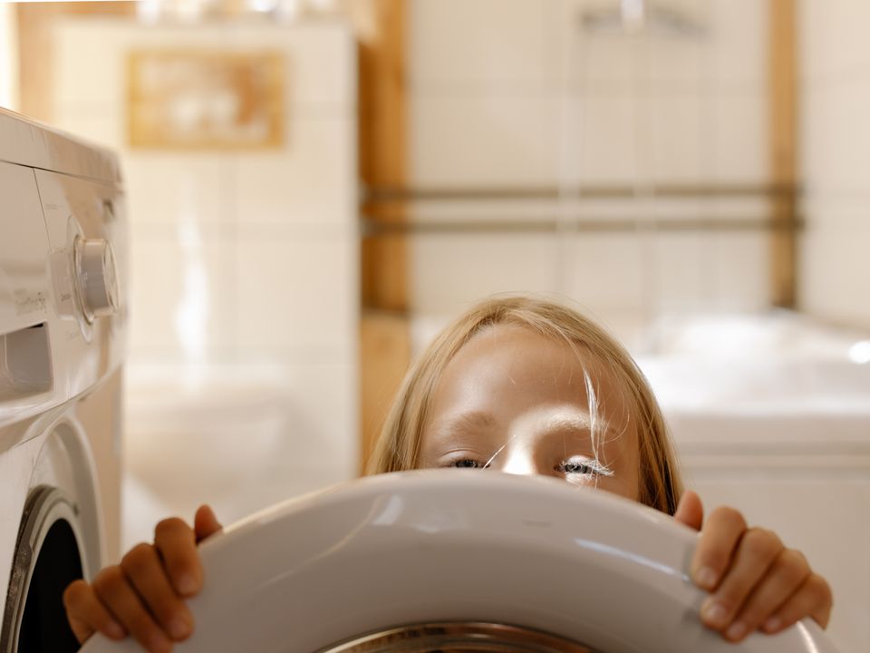 Експерти спростували популярний міф про пральні машинки. У якому приміщенні можна ставити прилад.
