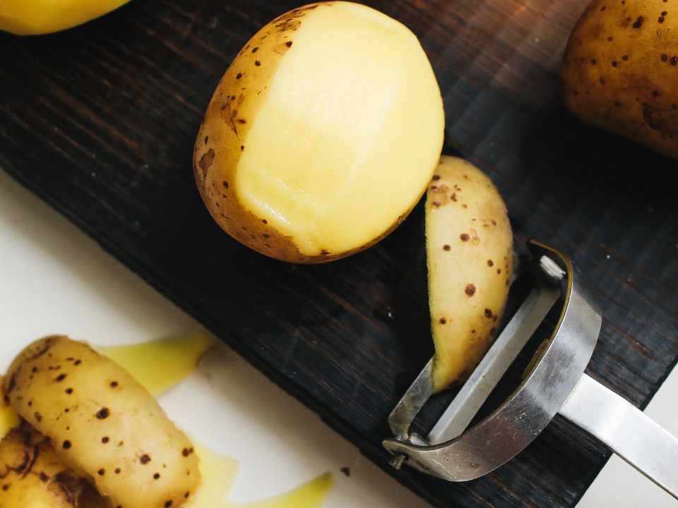 Дієтологи пояснили, як правильно їсти картоплю, щоб отримати лише користь. Рекомендації з приготування корисного овоча.