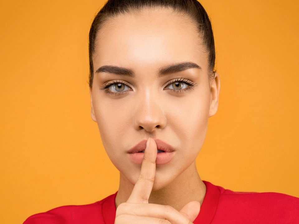 Чому губи швидко старіють: 5 буденних речей, які до цього призводять. Лікарі розповіли, від чого краще відмовитись заради гарних губ.