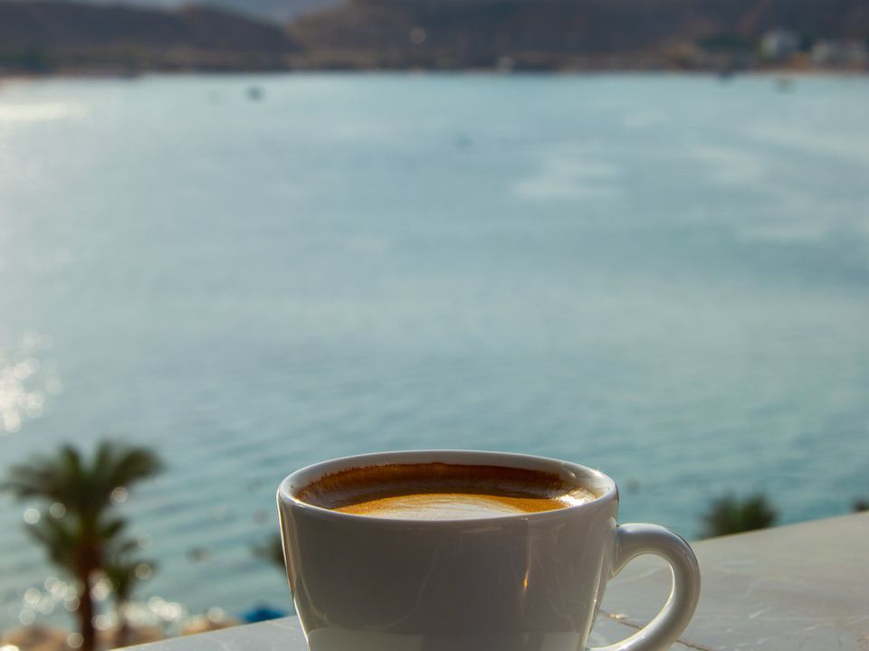 Як смачно і правильно заварити каву в чашці: хитрощі та поради. Вік живи, вік смачну каву заварюй.