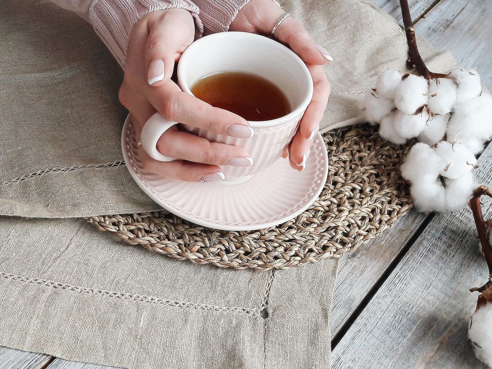 Скільки чорного чаю можна пити на день: лікарі назвали безпечну норму. Він має протизапальні та протимікробні властивості.