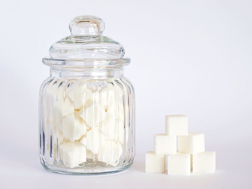 Як розрахувати свою денну норму цукру, щоб не погладшати. Вона є індивідуальною для кожного.