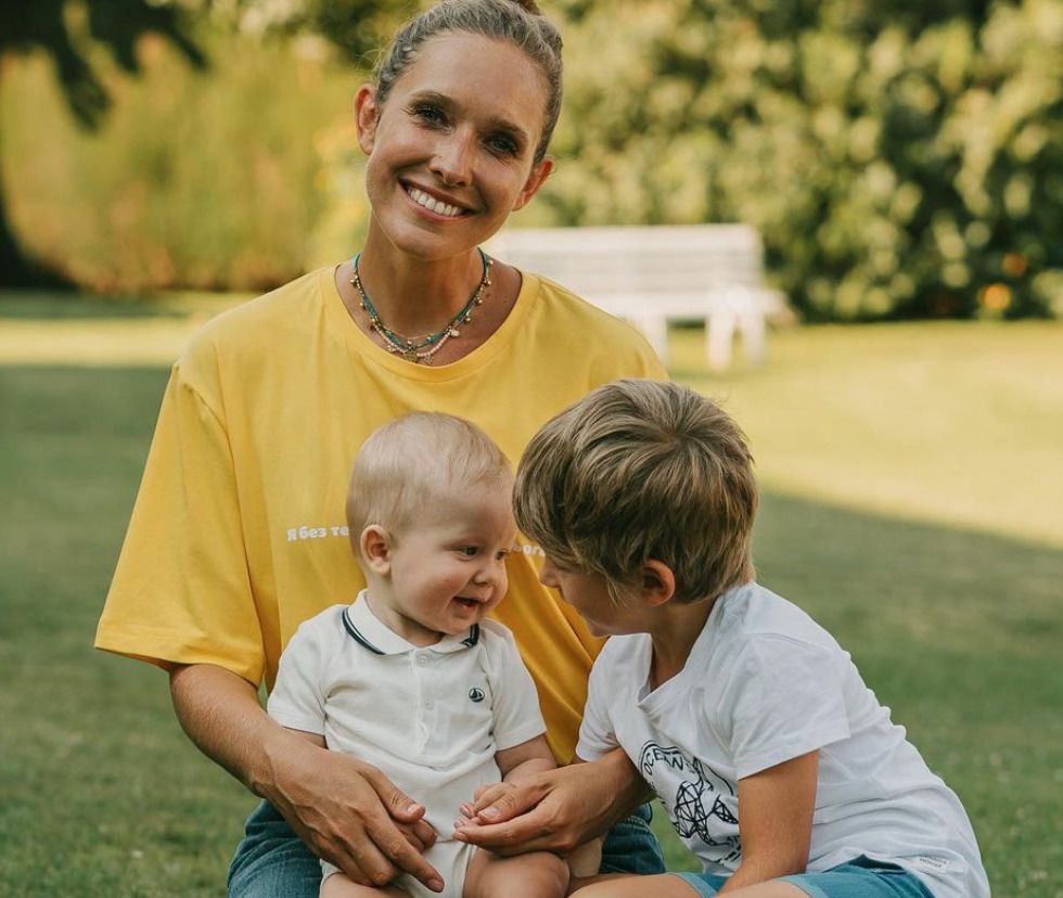 Катя Осадча показала своїх трьох синів. Катя Осадча, поділилася на своїй сторінці в Instagram фотографіями, де зібрано всіх її трьох синів.
