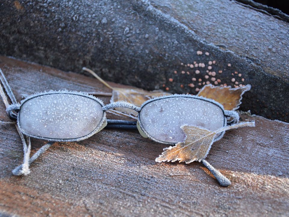 Ось що робити з окулярами, щоб вони не пітніли взимку від перепаду температур. Залишаються прозорими і на вулиці, і у приміщенні.