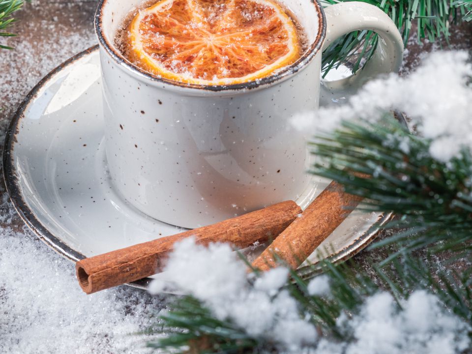 Як справжній — тільки не тане: 5 простих рецептів "снігу" для новорічного декору. Прикрашаємо житло.