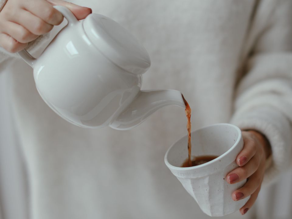 Розбити чайник для заварювання: 8 прикмет, які вам слід знати. Чого чекати від розбитого чайника.