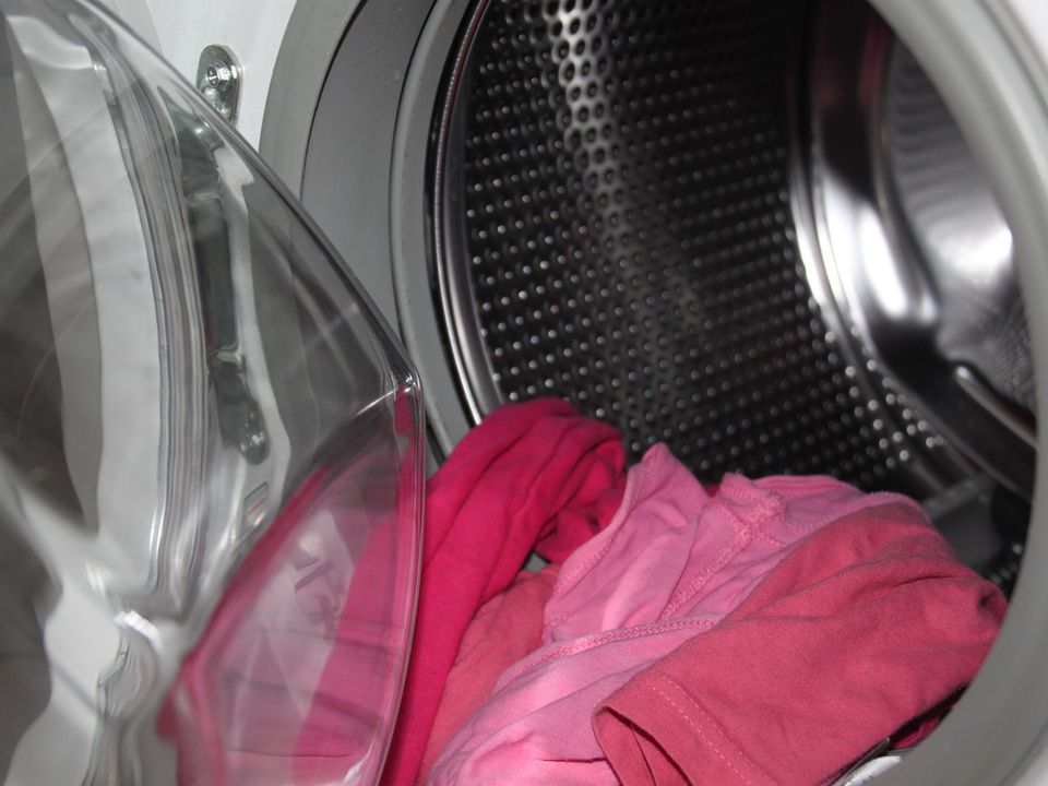 Як очистити пральну машину від плісняви. Ці поради допоможуть упоратися з неприємною проблемою.