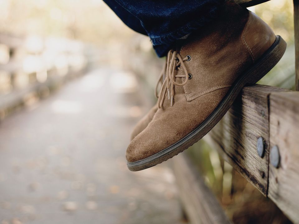 Рятуємо замшеве взуття: головні правила сушіння та догляду. Як на довгий термін зберегти улюблені замшеві черевики в ідеальному стані.