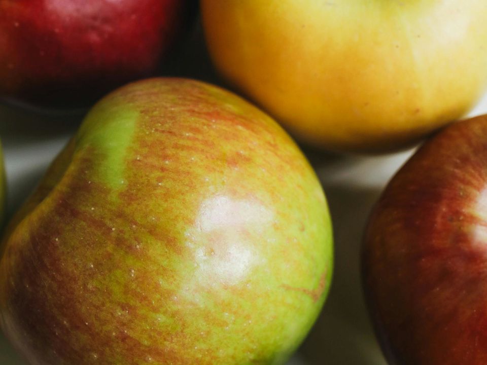 Лікарі розповіли, скільки яблук на день принесуть користь здоров'ю. Два, п'ять чи кілограм – запам'ятайте, щоб не переплутати.