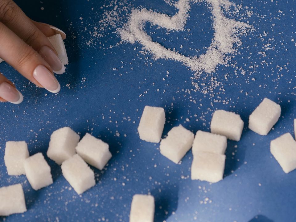 Як цукор допоможе передбачити майбутнє та інші прикмети про сипучий продукт. Забобони про цукор.