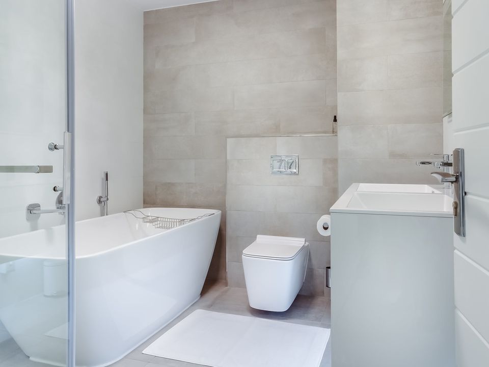 Ефективні способи видалити плями іржі у ванній кімнаті, не травмуючи поверхні. Поради господиням.