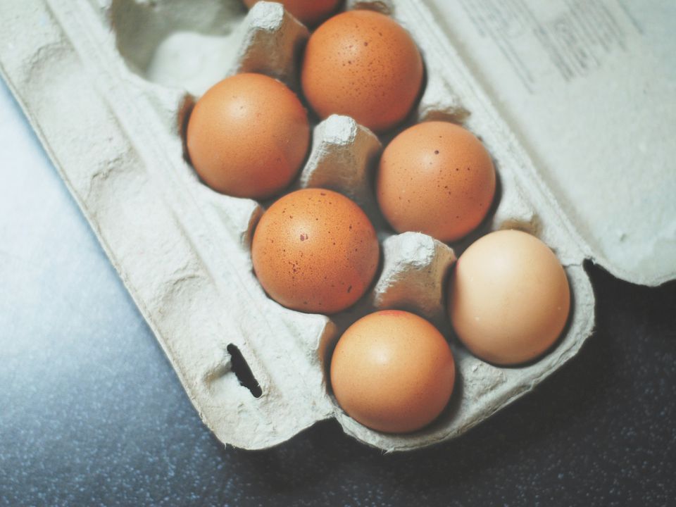 Чому краще не купувати яйця категорії С0. Чому слід надавати перевагу меншим за розміром яйцям?