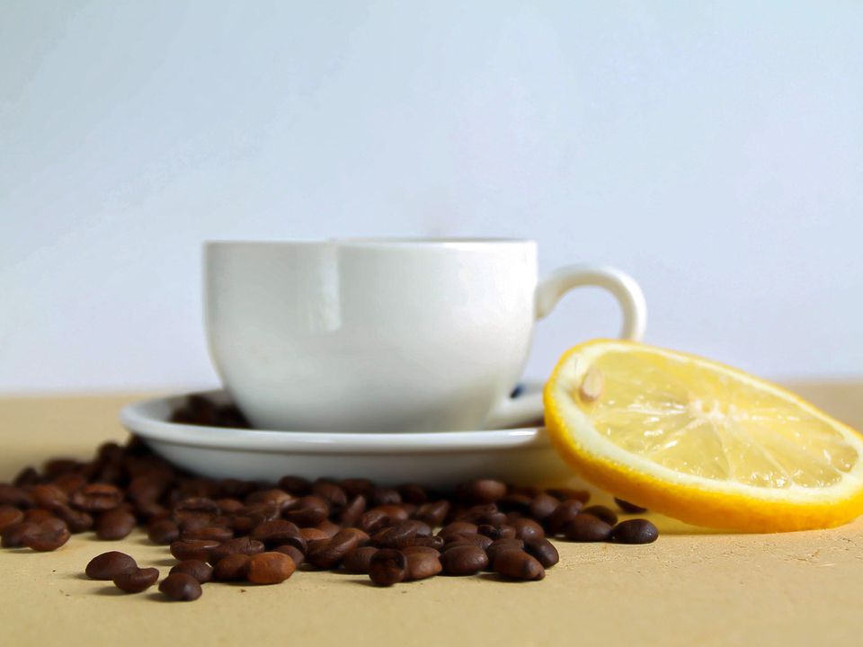 Проста добавка: дієтологи розповіли, як наситити каву антиоксидантами. Про що йде мова?