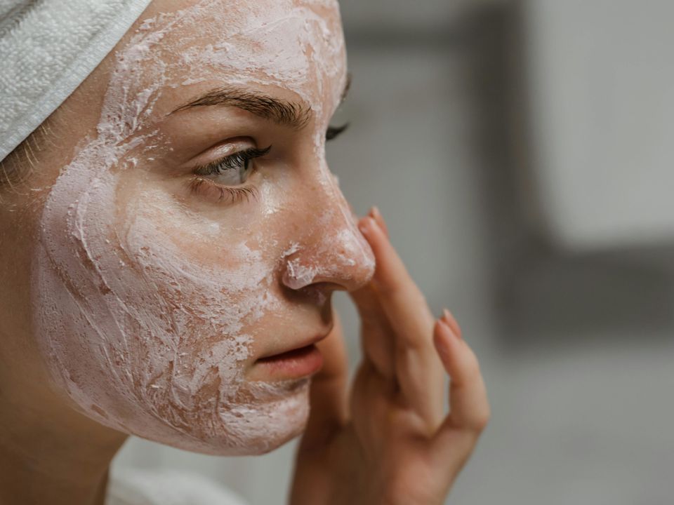 Жирна шкіра обличчя: правильний щоденний догляд. Чого варто уникати.