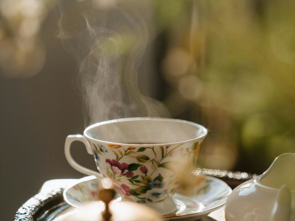 Чому лікарі не рекомендують пити чай на голодний шлунок. Чому напій може бути небезпечний для здоров'я.
