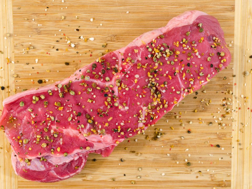 М'ясо вийде сухе і несмачне: головні помилки у приготуванні червоного м'яса. Як правильно приготувати м'ясо.