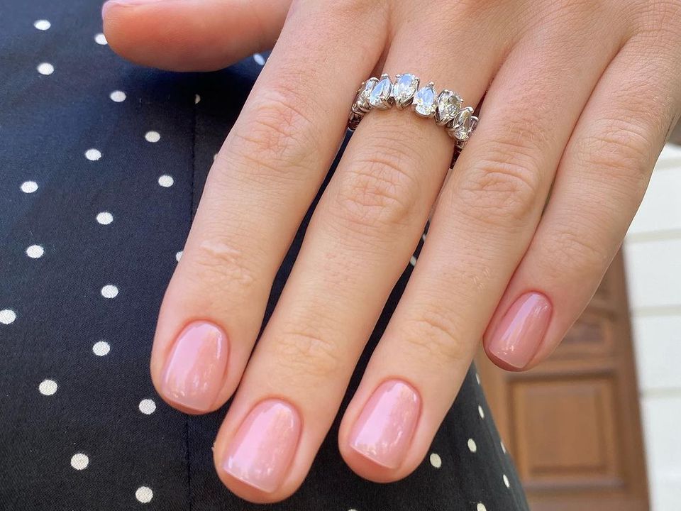 Манікюр дружини мільйонера — повторюємо головний тренд цієї весни. Ваші нігті завжди здаватимуться красивими та доглянутими.