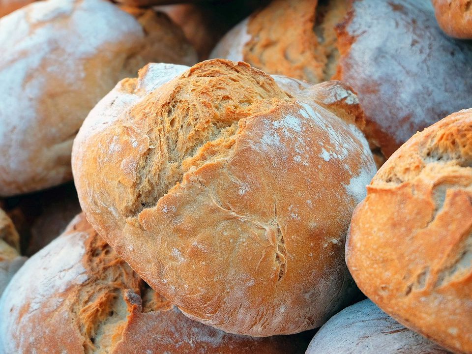 Біологи розповіли, як за зовнішнім виглядом визначити неякісний хліб. Потрібно звернути увагу на ці ознаки.