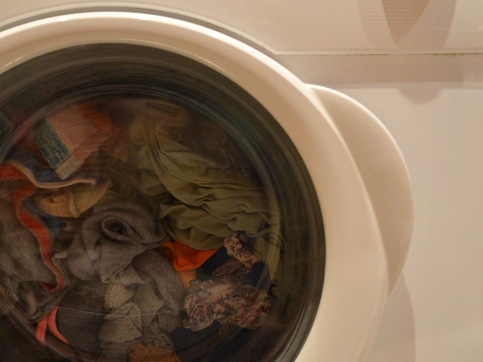 Що потрібно знати про завантаження білизни в пральну машину, щоб вона пропрацювала якомога довше. Є кілька нюансів, про які необхідно пам'ятати.